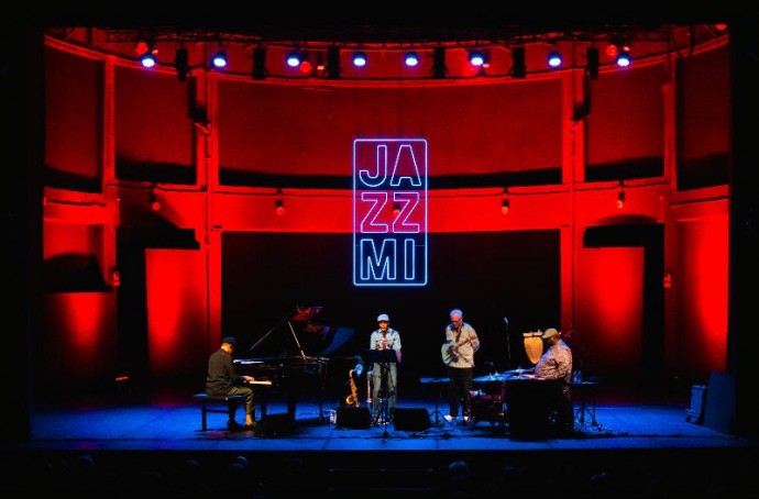 JazzMi: il festival continua la sua corsa trionfale dopo i memorabili sold out di Metheny, Bill Frisell, Christian Mcbride e Murubutu.